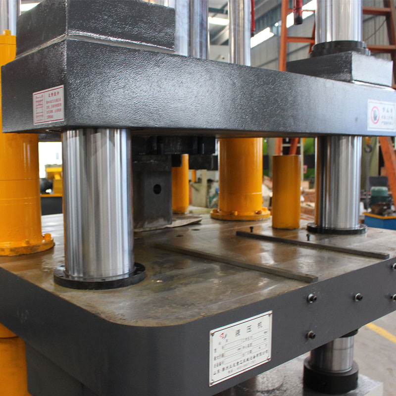 500噸鹽磚壓塊成型液壓機(jī)