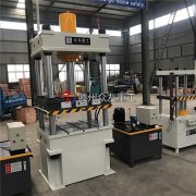 什么原因導致的牛羊舔磚壓塊機癱瘓的？